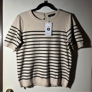 Zesica Top NWT Tight Knit Size Large Striped Tan Beige Crewneck Short Sleeve